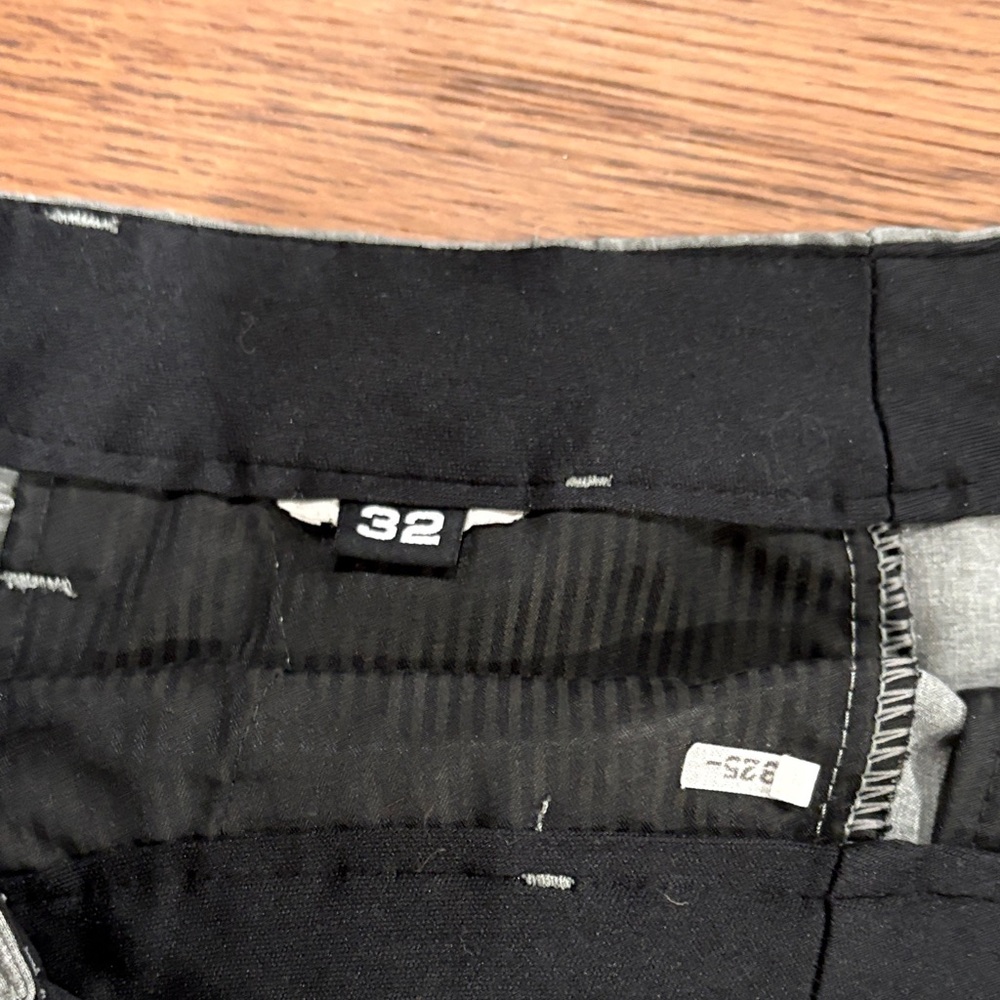 Volcom Men's Gray Flat Front Shorts - Picture 4 of 4